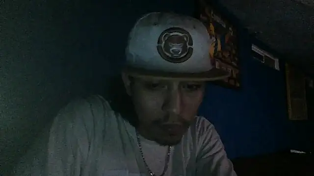 Snapshot of AlexAlejandro13 chatting on 09.21.25 AlexAlejandro13 online show from 09.21.25