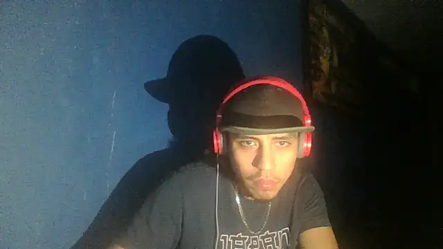 Snapshot of AlexAlejandro13 chatting on 10.06.25 AlexAlejandro13 online show from 10.06.25