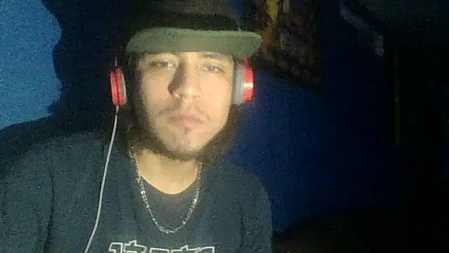 Snapshot of AlexAlejandro13 chatting on 10.15.25 AlexAlejandro13 online show from 10.15.25