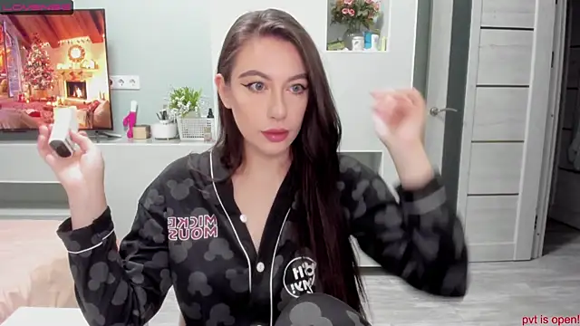 JuliaDiksonX online show from 12.19.24