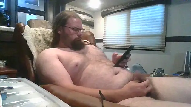 Snapshot of thud3843 chatting on 10.05.25 thud3843 online show from 10.05.25