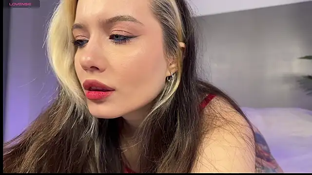 Snapshot of _blowjob_queen chatting on 05.20.26 blowjob queen online show from 05.20.26