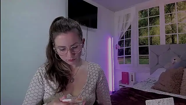 Snapshot of vanessabrown_ chatting on 04.17.26 vanessabrown online show from 04.17.26