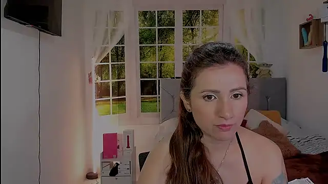 Snapshot of vanessabrown_ chatting on 05.02.26 vanessabrown online show from 05.02.26