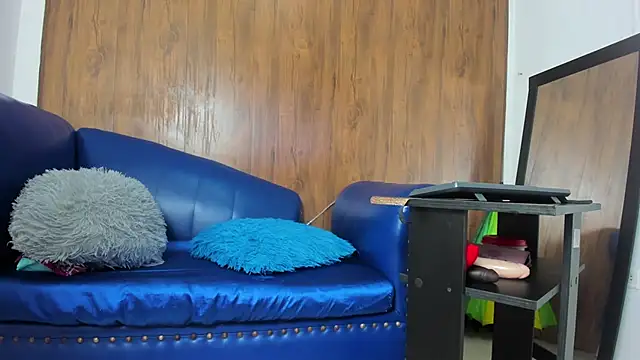 Mature Skinny online show from 03.14.25