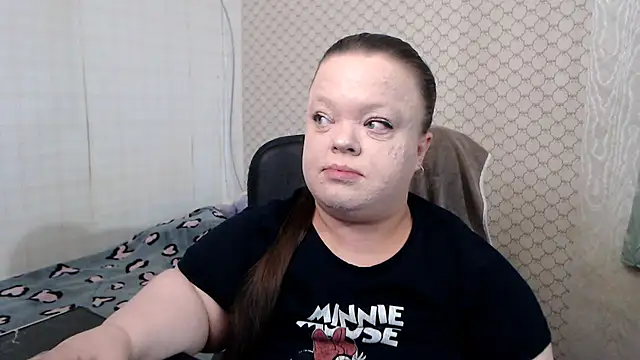 Snapshot of Janiffer_MiMi chatting on 05.11.26 Janiffer MiMi online show from 05.11.26