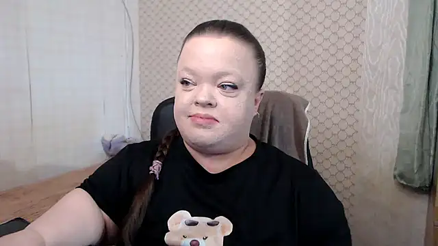 Snapshot of Janiffer_MiMi chatting on 05.18.26 Janiffer MiMi online show from 05.18.26