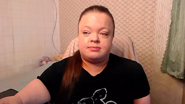Snapshot of Janiffer_MiMi chatting on 06.10.26 Janiffer MiMi online show from 06.10.26