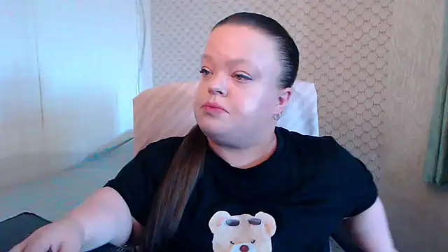 Snapshot of Janiffer_MiMi chatting on 06.20.26 Janiffer MiMi online show from 06.20.26