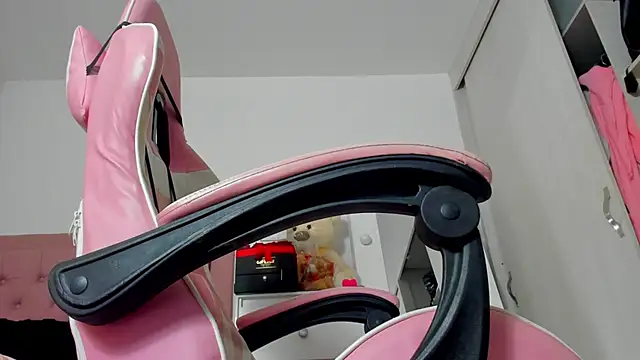 Snapshot of Lindsay-hii chatting on 02.20.25 Lindsay-hii online show from 02.20.25