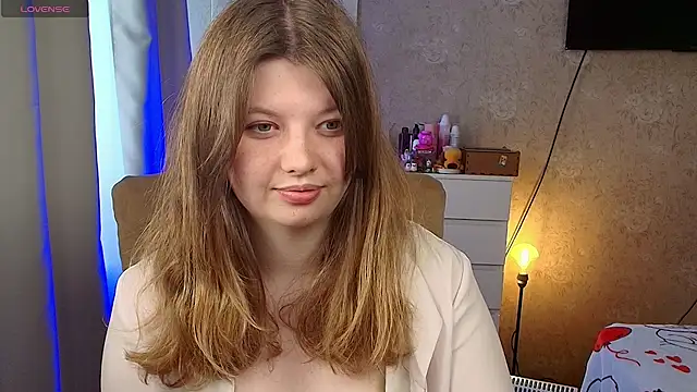 Snapshot of Vivian_cutie chatting on 05.30.26 Vivian cutie online show from 05.30.26