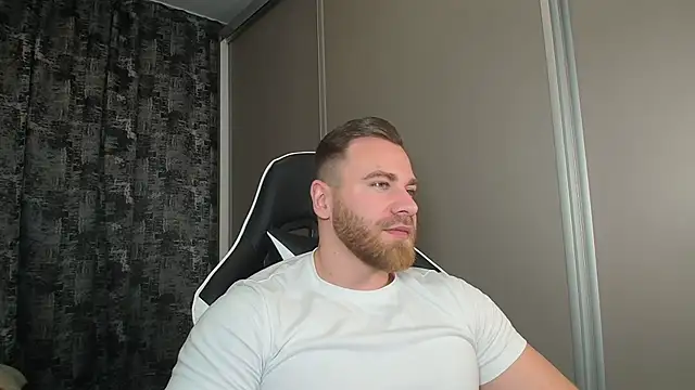 Snapshot of Thori92 chatting on 12.22.24 Thori92 online show from 12.22.24