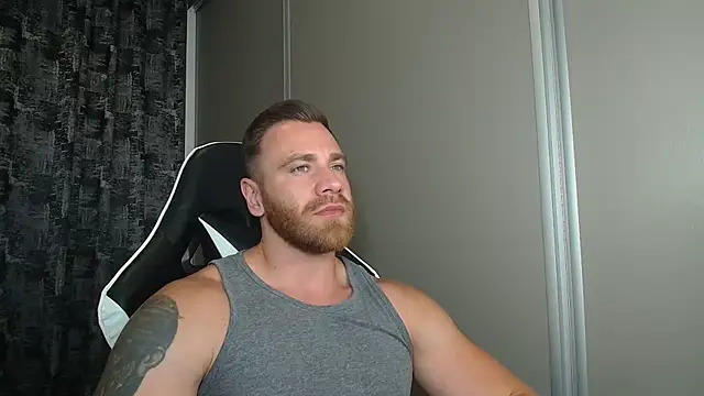 Snapshot of Thori92 chatting on 06.25.26 Thori92 online show from 06.25.26
