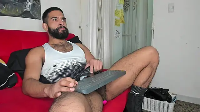 sweatyhairypig23 online show from 01.11.26