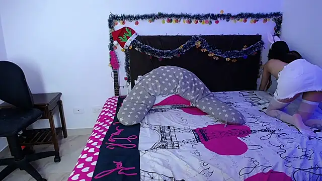 Snapshot of I_am_kim chatting on 11.25.25 I am kim online show from 11.25.25