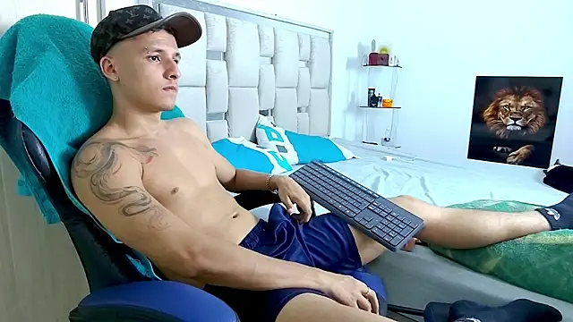 Snapshot of Andrew_lovely18 chatting on 02.17.26 Andrew lovely18 online show from 02.17.26