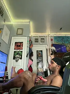 Snapshot of spideyzaddy chatting on 09.19.25 spideyzaddy online show from 09.19.25