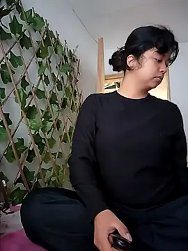 Peach Girll online show from 03.20.25