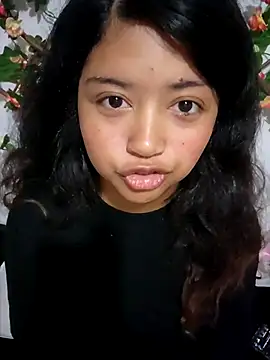 Peach Girll online show from 10.16.25