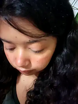 Peach Girll online show from 10.28.25