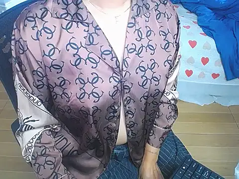 Snapshot of Makemypussysquirt-tsunami chatting on 11.06.25 Makemypussysquirt-tsunami online show from 11.06.25