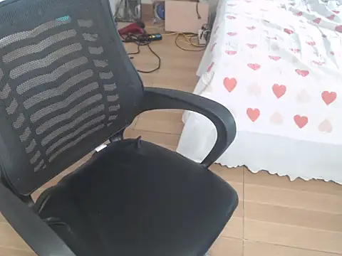 Snapshot of Makemypussysquirt-tsunami chatting on 04.08.26 Makemypussysquirt-tsunami online show from 04.08.26