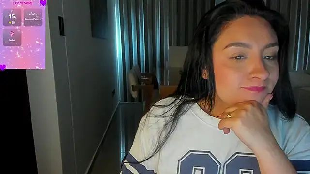 Snapshot of AnushaKumari chatting on 02.26.26 AnushaKumari online show from 02.26.26