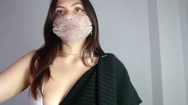 Snapshot of darika__ chatting on 12.03.24 darika   online show from 12.03.24