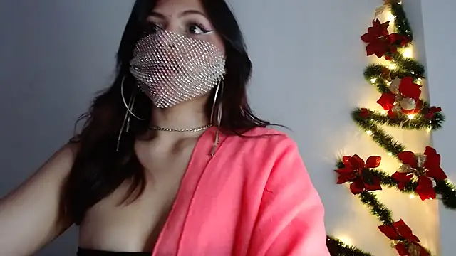 Snapshot of darika__ chatting on 12.15.24 darika   online show from 12.15.24