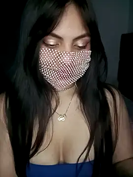 Snapshot of darika__ chatting on 10.15.25 darika   online show from 10.15.25