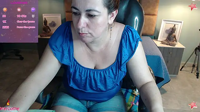 Barbiegomez online show from 02.06.25