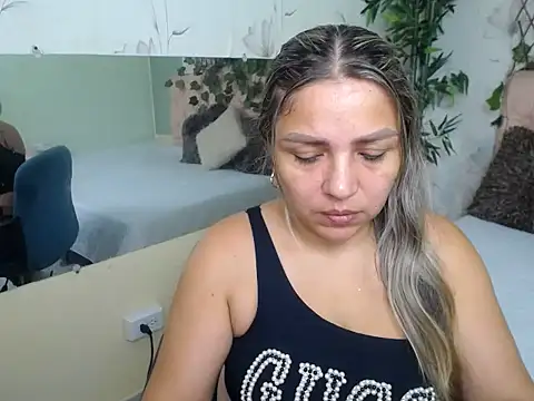 Snapshot of cum_bigass chatting on 04.21.26 cum bigass online show from 04.21.26