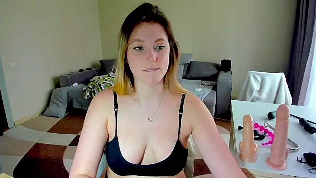 Snapshot of GarryHill chatting on 03.27.26 GarryHill online show from 03.27.26