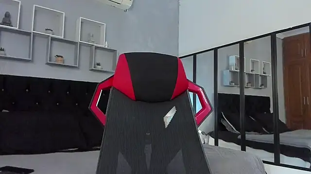 tyler hank01 online show from 10.26.25