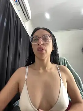 Snapshot of Ninnfa chatting on 01.16.25 Ninnfa online show from 01.16.25