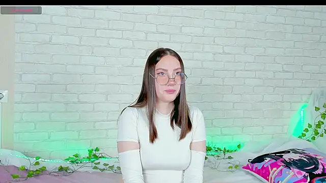 LinaKenny online show from 11.22.25