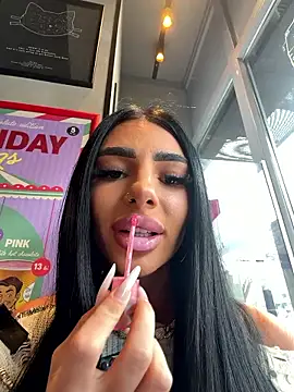 Snapshot of Britney_Charm_ chatting on 01.18.26 Britney Charm online show from 01.18.26