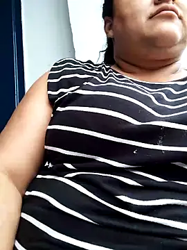 Snapshot of Monseratte21 chatting on 02.01.25 Monseratte21 online show from 02.01.25