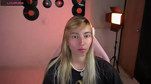 Saucy Jenn online show from 03.22.26