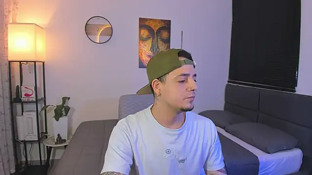 Snapshot of alejandro_calderon1 chatting on 07.19.26 alejandro calderon1 online show from 07.19.26