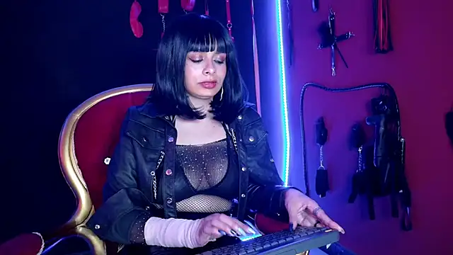 Snapshot of amy-mistress chatting on 01.18.26 amy-mistress online show from 01.18.26