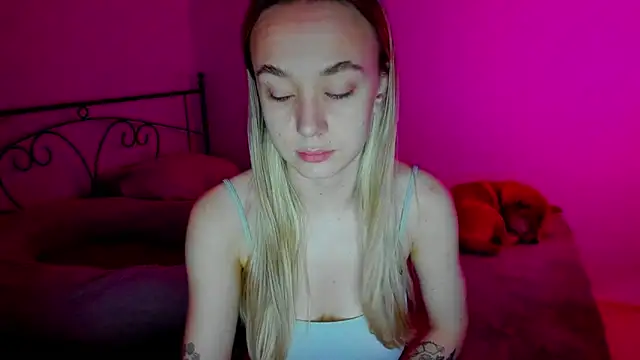 Snapshot of SexyCocobutt chatting on 12.22.24 SexyCocobutt online show from 12.22.24