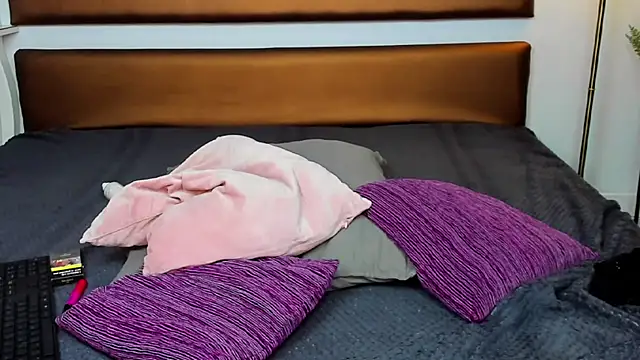 KatniseBabe online show from 02.22.25