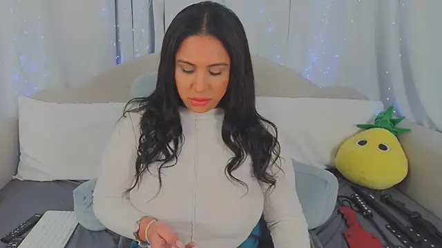 MeghanXO online show from 03.15.26