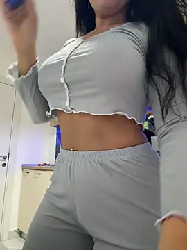 Snapshot of Scarlett-Dream chatting on 05.14.26 Scarlett-Dream online show from 05.14.26
