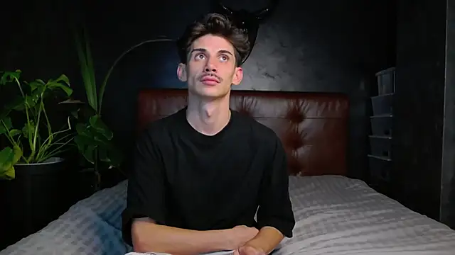 Snapshot of DanielCrush1 chatting on 10.08.25 DanielCrush1 online show from 10.08.25