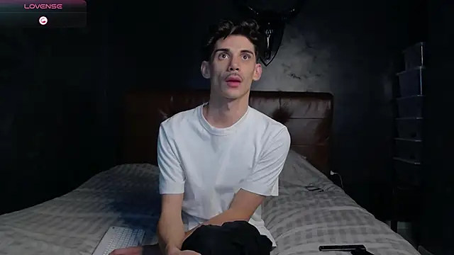 Snapshot of DanielCrush1 chatting on 11.25.25 DanielCrush1 online show from 11.25.25