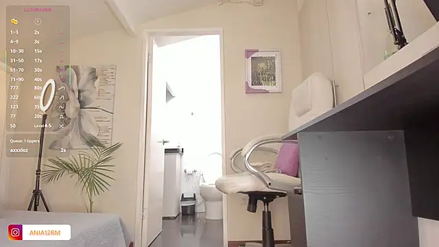 catalinasaiz online show from 10.13.25