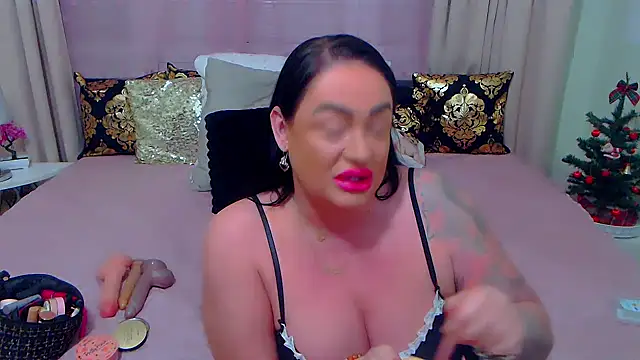 Snapshot of BustyVicky chatting on 12.25.24 BustyVicky online show from 12.25.24