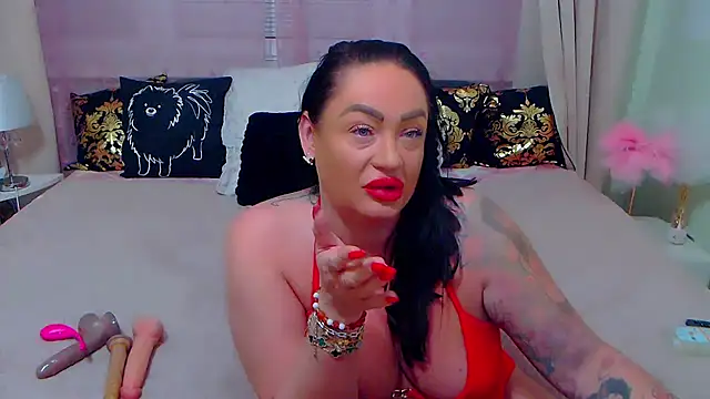 Snapshot of BustyVicky chatting on 01.22.25 BustyVicky online show from 01.22.25